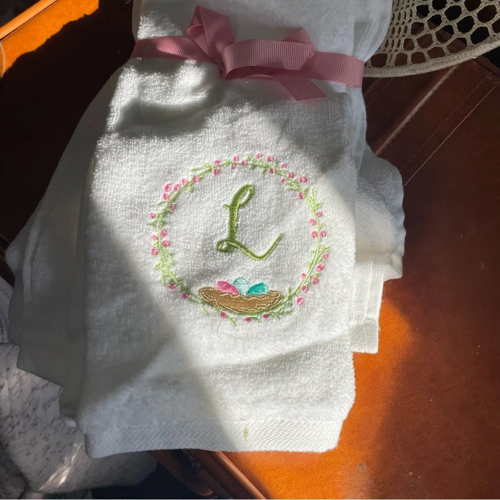 NWT “L” Set of 2 Monogrammed Spring Hand Towels